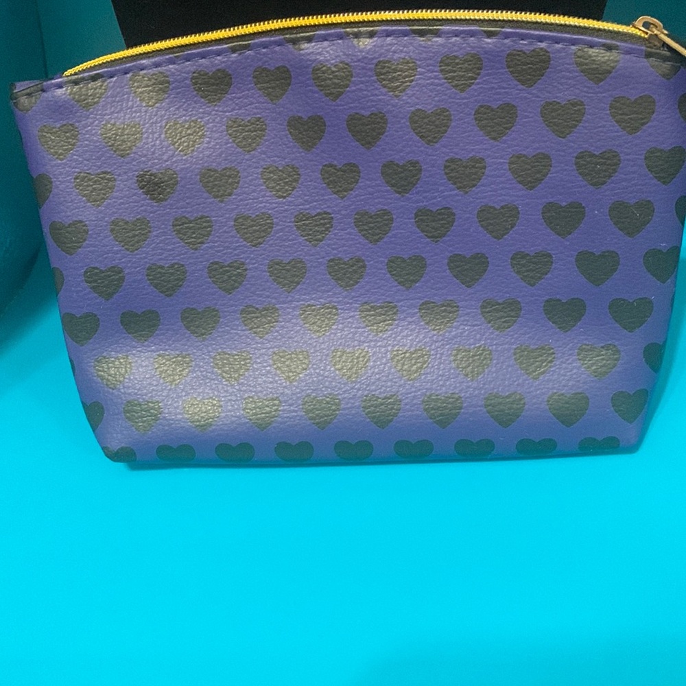 IPSY Bag-Free Make-Up Sample Inside